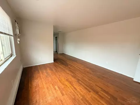 Living - 3553 Van Antwerp Pl, Cincinnati, OH 45229 photo 3 of 4