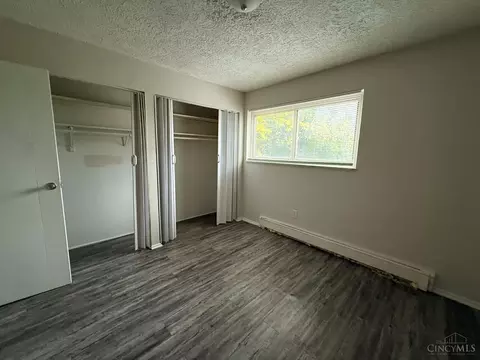 Bedroom - 3553 Van Antwerp Pl, Cincinnati, OH 45229 photo 3 of 5