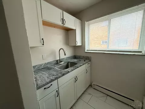Kitchen - 3553 Van Antwerp Pl, Cincinnati, OH 45229 photo 2 of 3