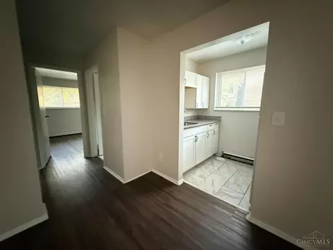Entry Way - 3553 Van Antwerp Pl, Cincinnati, OH 45229 photo 3 of 3