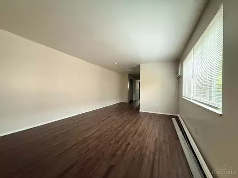 Living - 3553 Van Antwerp Pl, Cincinnati, OH 45229 photo 1 of 4