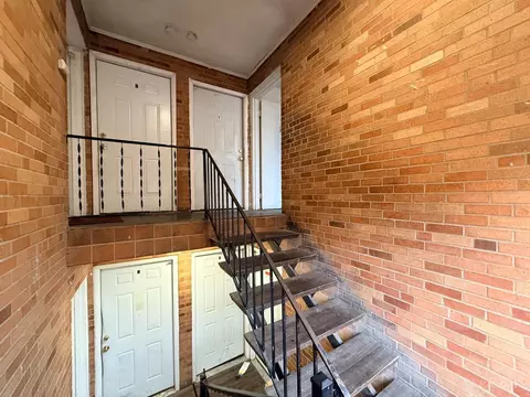 Entry Way - 3553 Van Antwerp Pl, Cincinnati, OH 45229 photo 1 of 3