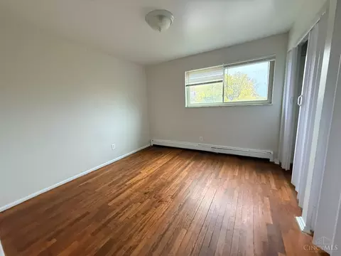 Bedroom - 3553 Van Antwerp Pl, Cincinnati, OH 45229 photo 4 of 5