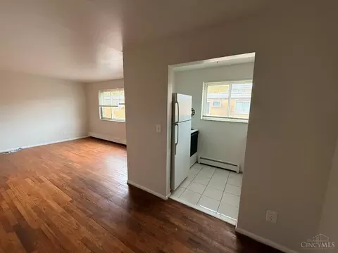 Living - 3553 Van Antwerp Pl, Cincinnati, OH 45229 photo 4 of 4