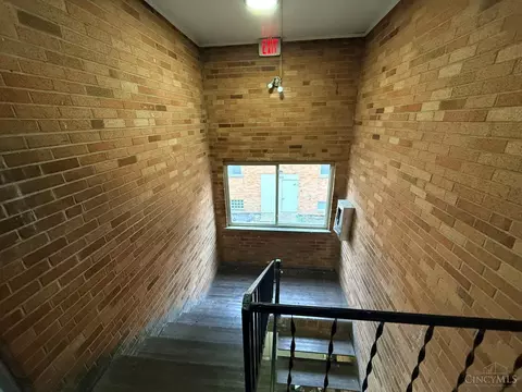 Entry Way - 3553 Van Antwerp Pl, Cincinnati, OH 45229 photo 2 of 3