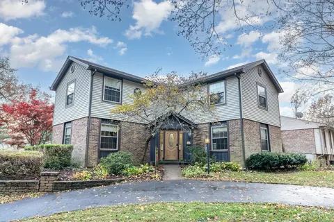 146 Overcliff Rd, Cincinnati, OH 45233