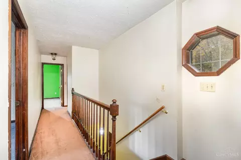 146 Overcliff Rd, Cincinnati, OH 45233 photo 12