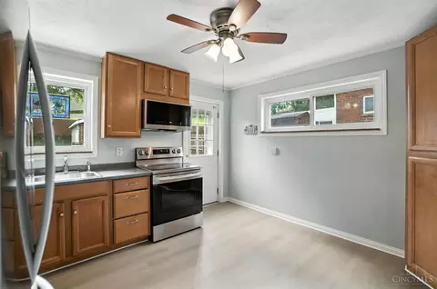 1684 Sanborn Dr, Reading, OH 45215 photo 8