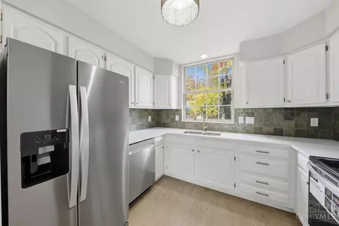 Kitchen - 5649 Regimental Pl, Cincinnati, OH 45239 photo 3 of 3