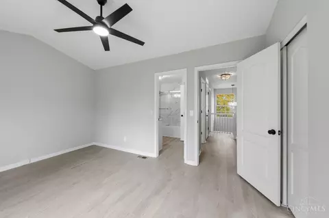 Entry Way - 5649 Regimental Pl, Cincinnati, OH 45239 photo 5 of 5