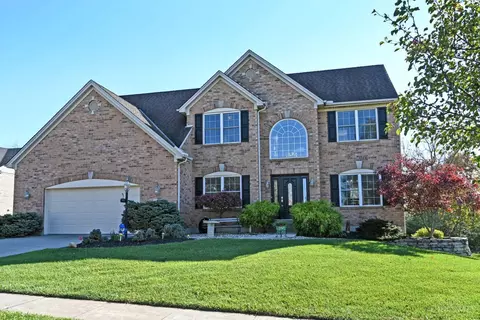 2075 Ross Estates Dr, Hamilton, OH 45013