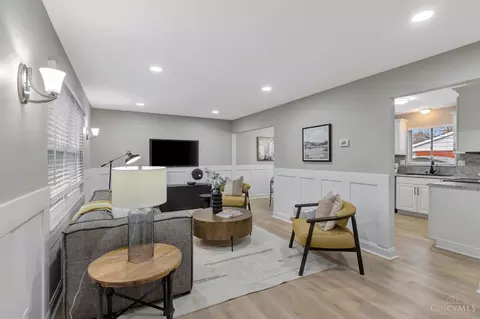 1380 Yellowglen Dr, Cincinnati, OH 45255