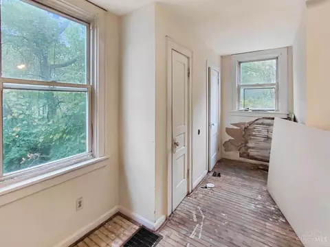 Entry Way - 1440 Manss Ave, Cincinnati, OH 45205 photo 2 of 2