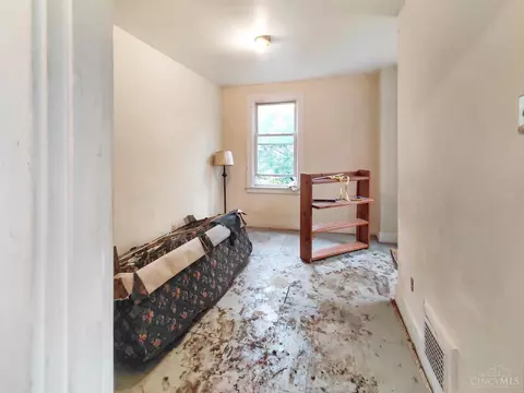 Bedroom - 1440 Manss Ave, Cincinnati, OH 45205 photo 3 of 4