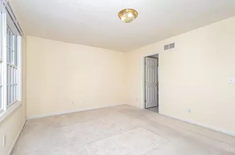 Bedroom - 5673 Samver Rd, Cincinnati, OH 45239 photo 4 of 5