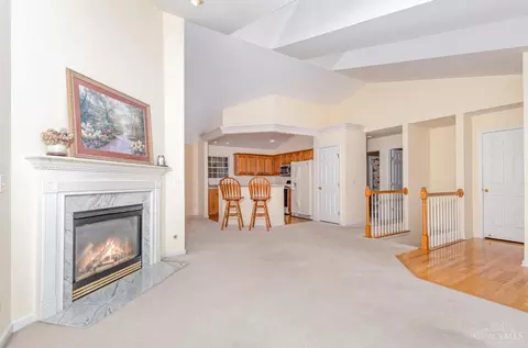 Living - 5673 Samver Rd, Cincinnati, OH 45239 photo 2 of 4