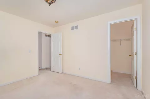 Bedroom - 5673 Samver Rd, Cincinnati, OH 45239 photo 2 of 5