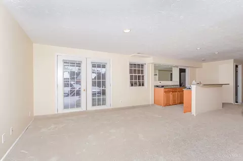 Living - 5673 Samver Rd, Cincinnati, OH 45239 photo 4 of 4