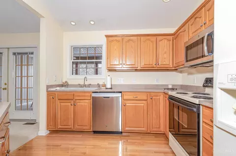 Kitchen - 5673 Samver Rd, Cincinnati, OH 45239 photo 1 of 2