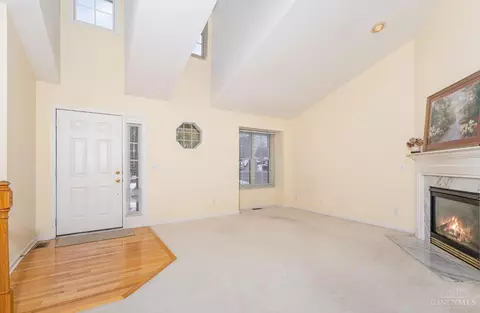 Living - 5673 Samver Rd, Cincinnati, OH 45239 photo 3 of 4