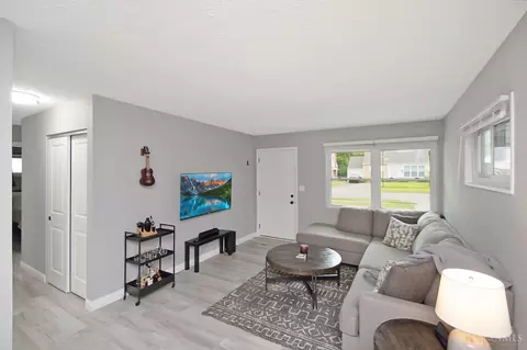 Living - 8831 Daly Rd, Cincinnati, OH 45231 photo 2 of 3