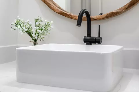 Bath - 8693 Mockingbird Ln, Cincinnati, OH 45231 photo 5 of 7