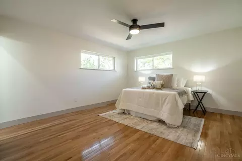 Bedroom - 8693 Mockingbird Ln, Cincinnati, OH 45231 photo 3 of 5