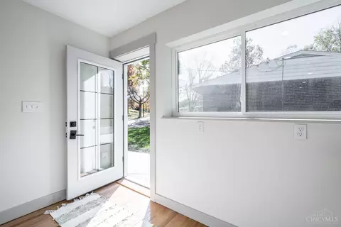 Entry Way - 8693 Mockingbird Ln, Cincinnati, OH 45231 photo 1 of 1