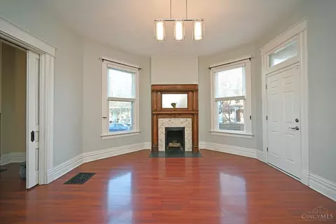 Living - 1535 Pullan Ave, Cincinnati, OH 45223 photo 8 of 15