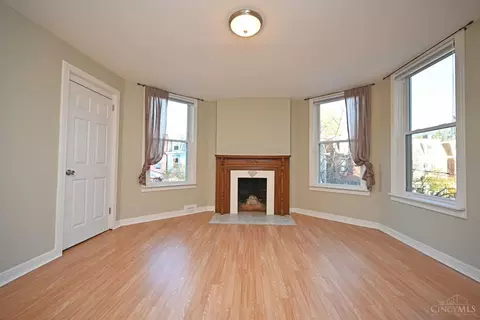 Living - 1535 Pullan Ave, Cincinnati, OH 45223 photo 11 of 15