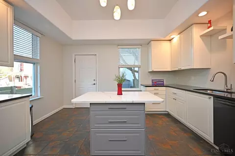 Kitchen - 1535 Pullan Ave, Cincinnati, OH 45223 photo 2 of 7