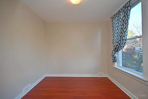Bedroom - 1535 Pullan Ave, Cincinnati, OH 45223 photo 9 of 14