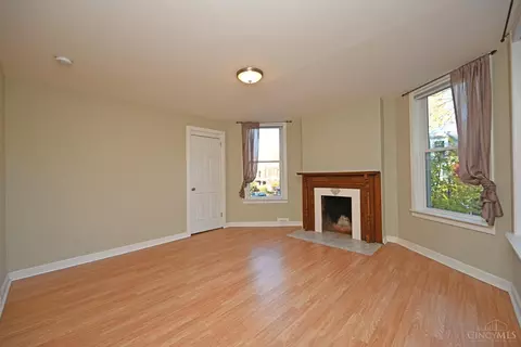 Living - 1535 Pullan Ave, Cincinnati, OH 45223 photo 13 of 15
