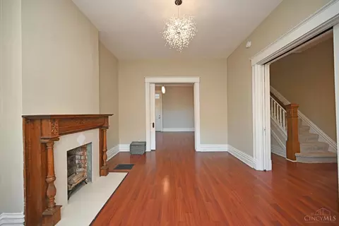 Living - 1535 Pullan Ave, Cincinnati, OH 45223 photo 5 of 15