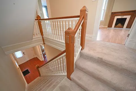 Entry Way - 1535 Pullan Ave, Cincinnati, OH 45223 photo 4 of 4