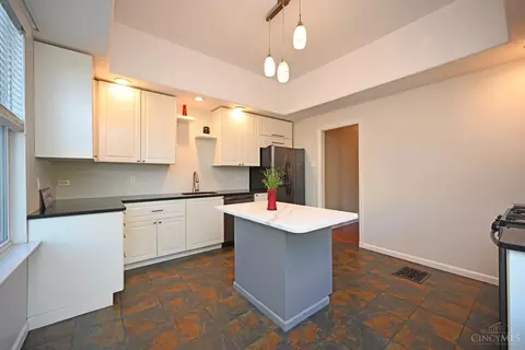 Kitchen - 1535 Pullan Ave, Cincinnati, OH 45223 photo 5 of 7