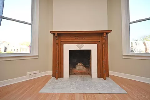 Living - 1535 Pullan Ave, Cincinnati, OH 45223 photo 14 of 15