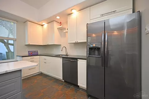 Kitchen - 1535 Pullan Ave, Cincinnati, OH 45223 photo 7 of 7