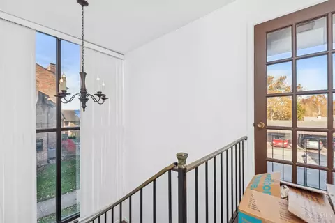 Entry Way - 29 Stillmeadow Dr, Cincinnati, OH 45245 photo 5 of 5
