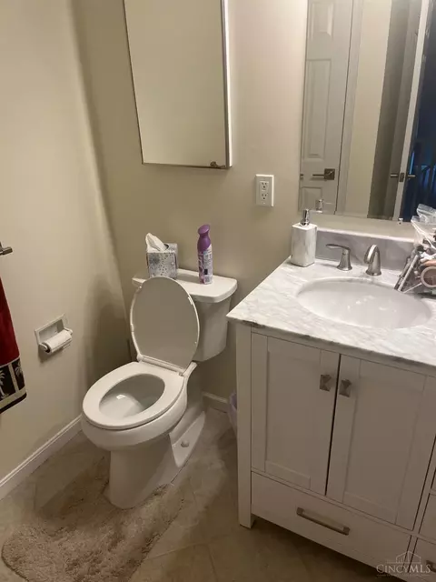 Bath - 3847 Arbor Green Dr, Cincinnati, OH 45255 photo 5 of 5
