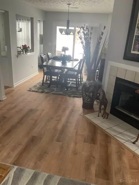 Dining - 3847 Arbor Green Dr, Cincinnati, OH 45255 photo 3 of 3