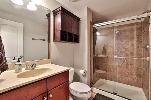 Bath - 6307 Mercers Pointe Dr, Cincinnati, OH 45244 photo 6 of 6
