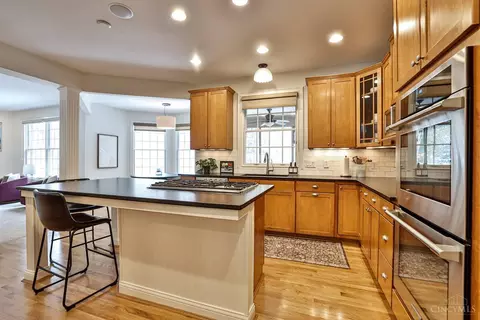 Kitchen - 6307 Mercers Pointe Dr, Cincinnati, OH 45244 photo 5 of 7