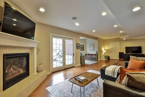 Living - 6307 Mercers Pointe Dr, Cincinnati, OH 45244 photo 5 of 5
