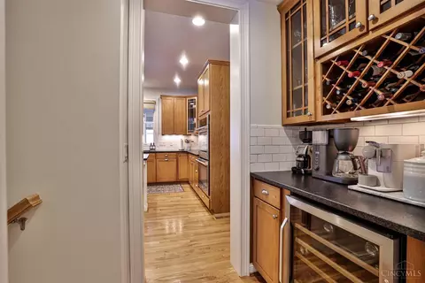 Kitchen - 6307 Mercers Pointe Dr, Cincinnati, OH 45244 photo 7 of 7