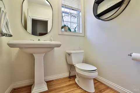 Bath - 6307 Mercers Pointe Dr, Cincinnati, OH 45244 photo 1 of 6