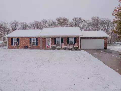 3020 Chickadee Dr, Hamilton, OH 45011