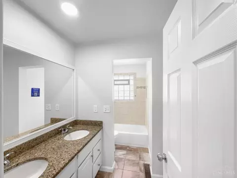 Bath - 6 Twinbrook Dr, Hamilton, OH 45013 photo 1 of 2