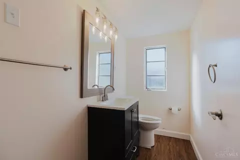 Bath - 1429 Covedale Ave, Cincinnati, OH 45238 photo 3 of 3
