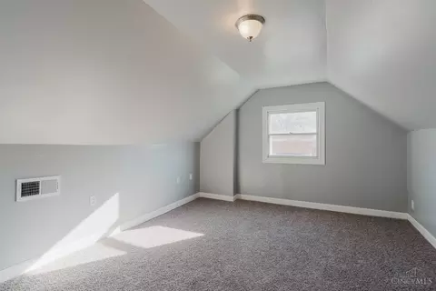 Bedroom - 1429 Covedale Ave, Cincinnati, OH 45238 photo 5 of 6